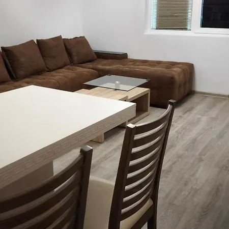 Two-bedroom Lauta Park 6