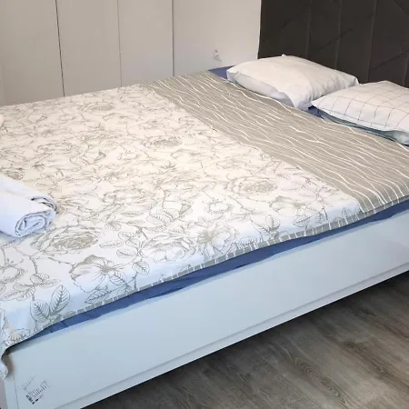 Two-bedroom Lauta Park 6 Apartman *