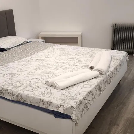 Two-bedroom Lauta Park 6 *